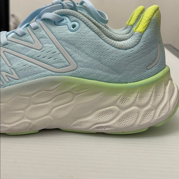 NEW BALANCE FRESH FOAM x MORE V4 RUNNING SNEAKERS WOMENS SIZE 7.5 - Picture 4 of 14